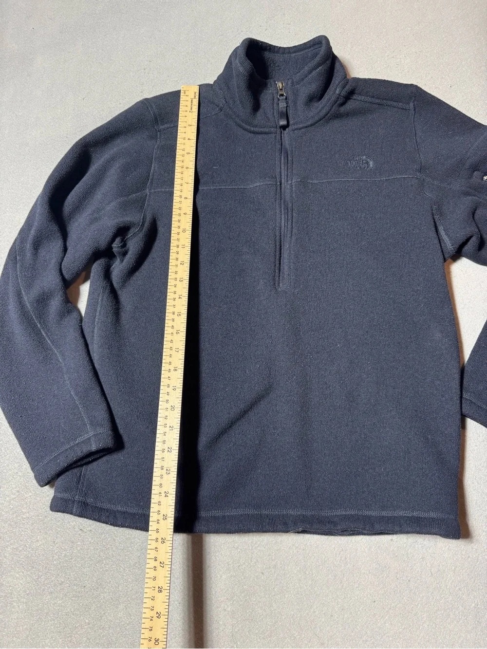 The North Face Men’s Navy Half-Zip Fleece Pullover Size M